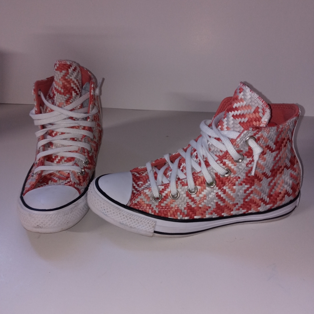 Women's size 8 converse